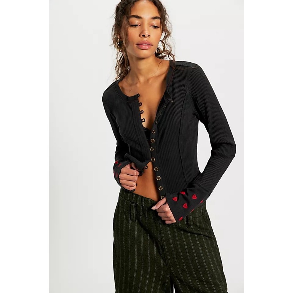 NWT Free People Daria Cuff Cardigan L Black‎ Heart Ribbed Thermal Coquette Indie